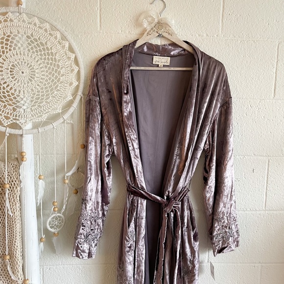 NWT Free People X Nigel Preston Embroidered Velvet Robe - Picture 6 of 16